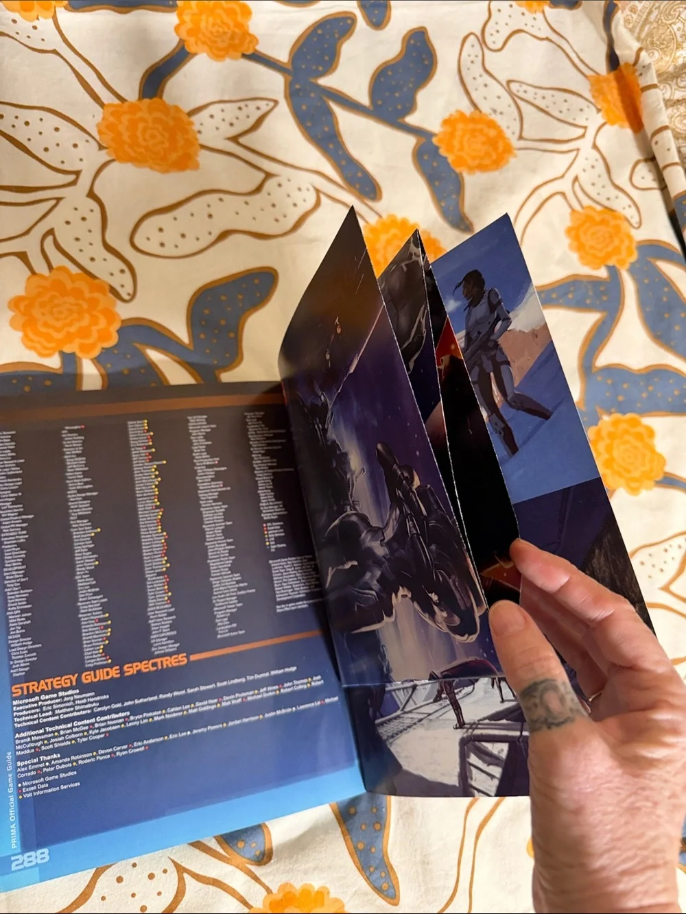 Mass Effect Official Game Guide - Bold Blue & Black Cover